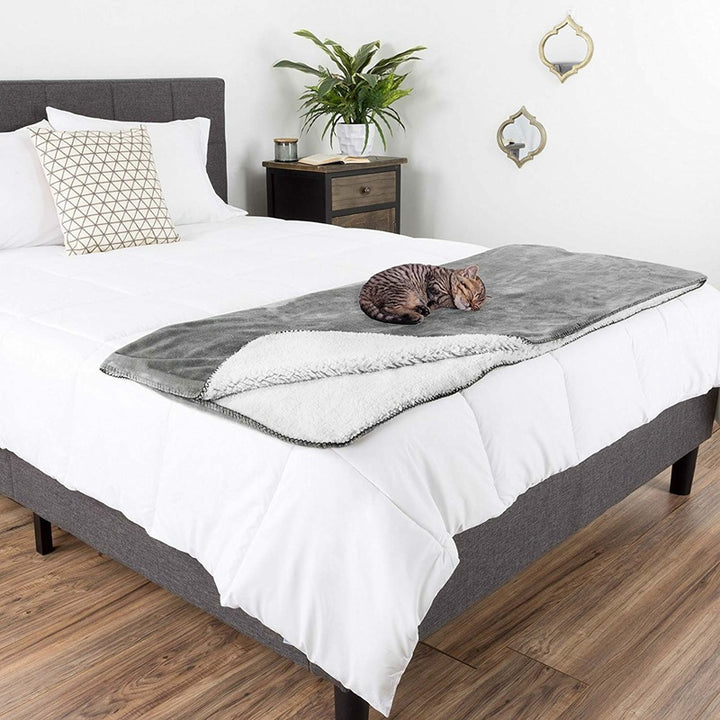 Unisex Snuggle Blanket Bowlift