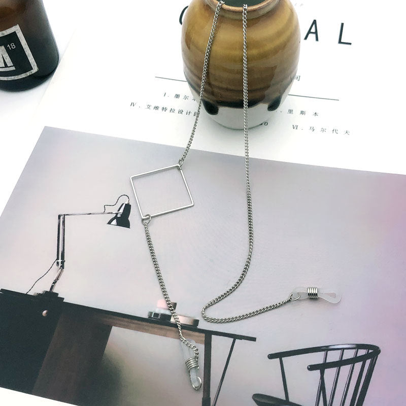 Geometric Chain Eyewear Holder Bowlift