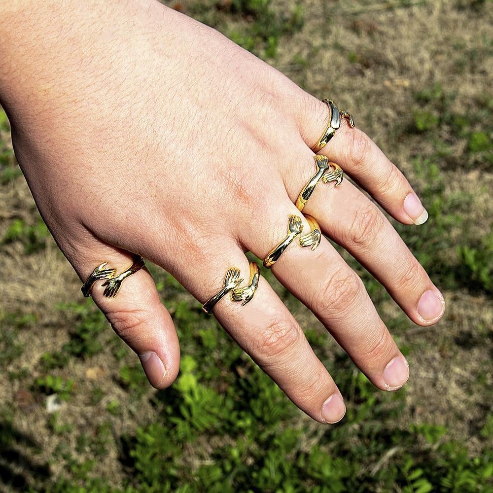 BowLift | 2022 New Couple Hug Ring Romantic Gift - For Friends Mother Sister Girlfriend