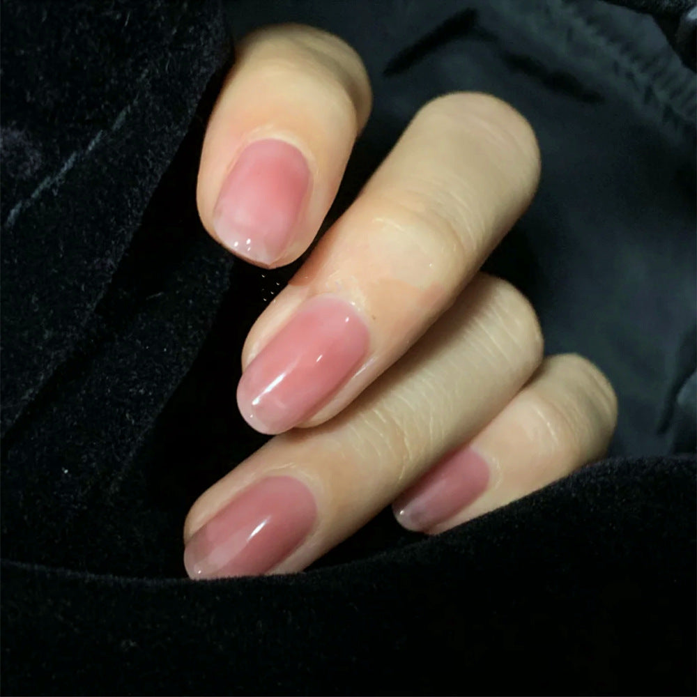Elegant artificial nails in a natural look Bowlift