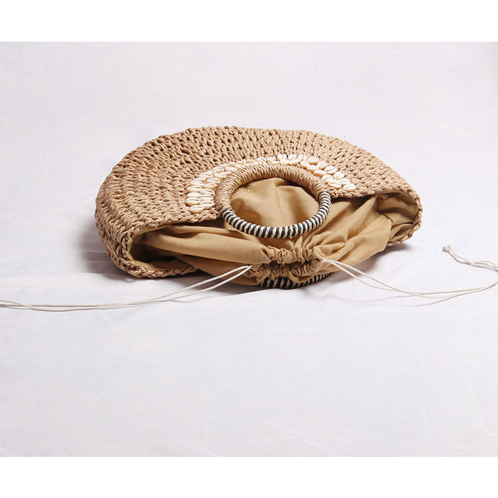 Elegant basket bag with shell decor Bowlift
