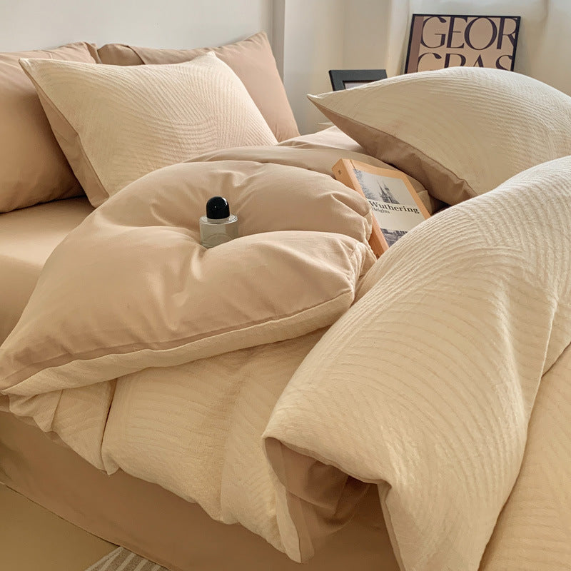 Diamond-patterned cotton bedding with jacquard design