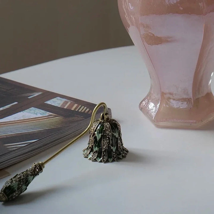 BowLift | Velisse Candle Snuffer
