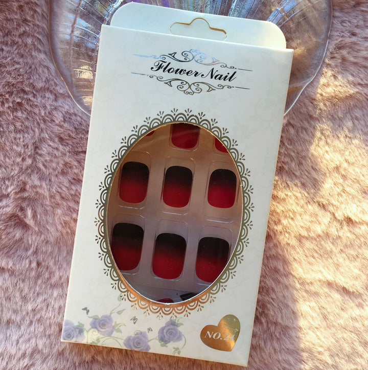 Artificial nails with elegant ombre effect Bowlift