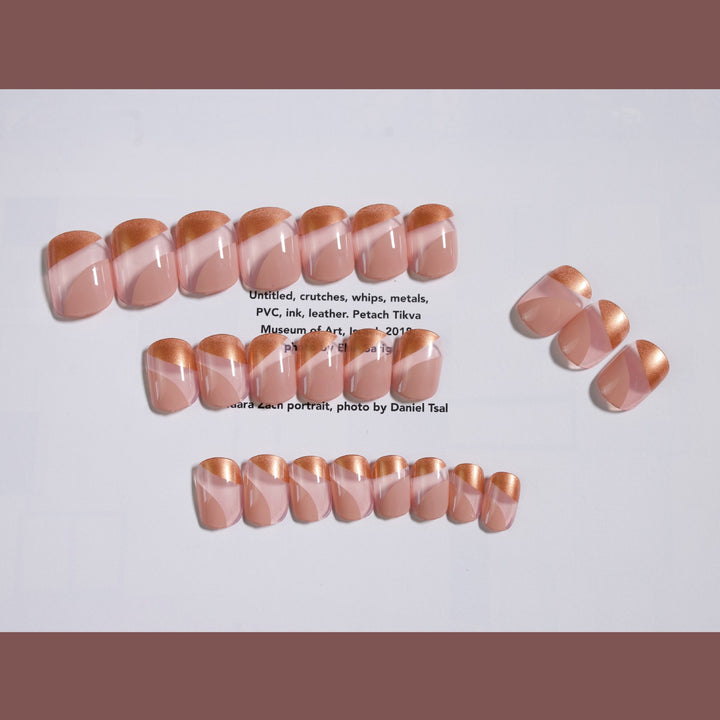 Artificial nails with elegant design and metallic finish Bowlift
