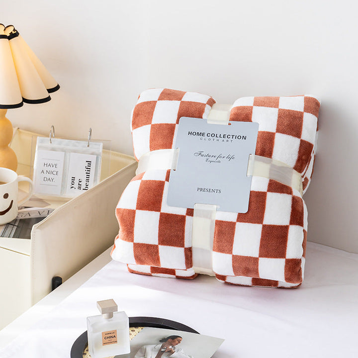 BowLift | Stylish blanket in checkered pattern for your home