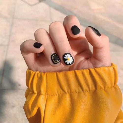 Artificial nails with floral design and matte finish Bowlift