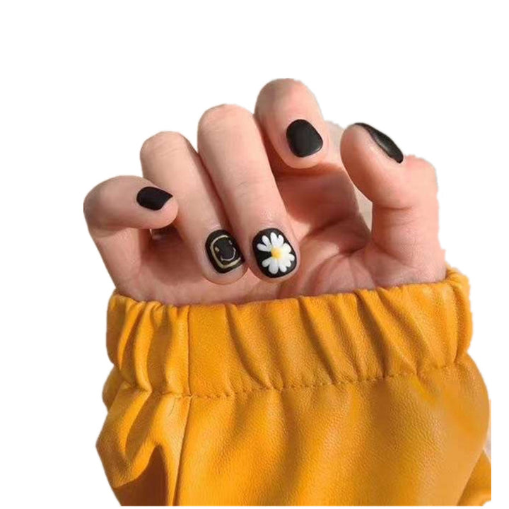 Artificial nails with floral design and matte finish Bowlift
