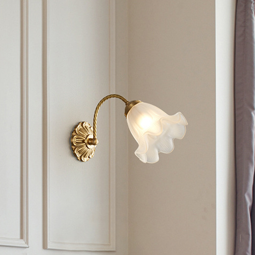VintageGlow – Retro Glass Wall Light for Atmosphere | Bowlift
