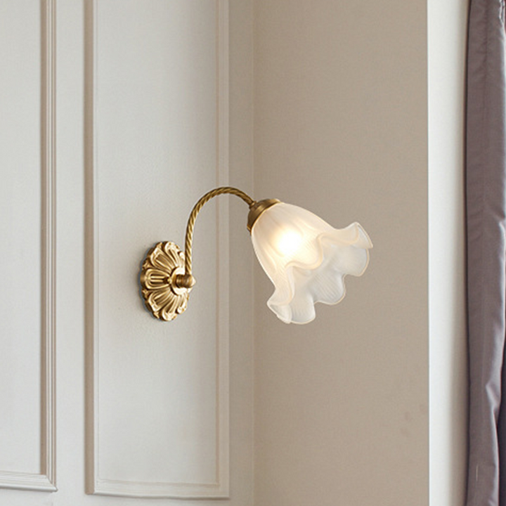 VintageGlow – Retro Glass Wall Light for Atmosphere | Bowlift