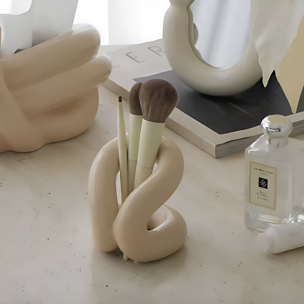 BowLift | Nordic Knot Ceramic Holder