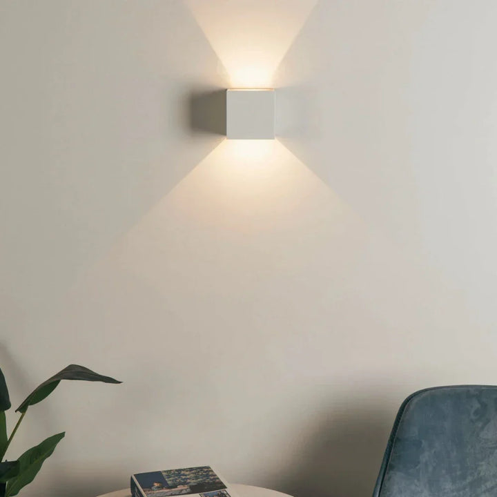 BowLift | Modern Black Aluminium Wall Light