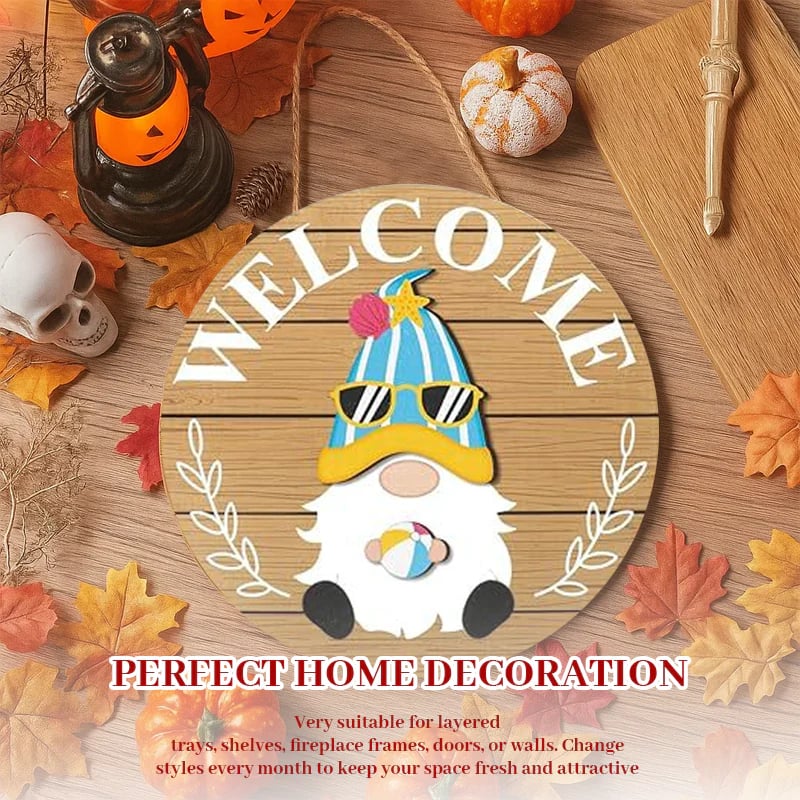 BowLift | The best Christmas decorationsInterchangeable welcome sign with wooden gnome