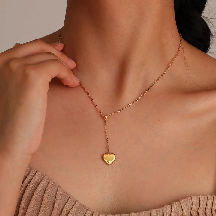 BowLift | 14k Dainty Feminine Heart Dangle Necklace