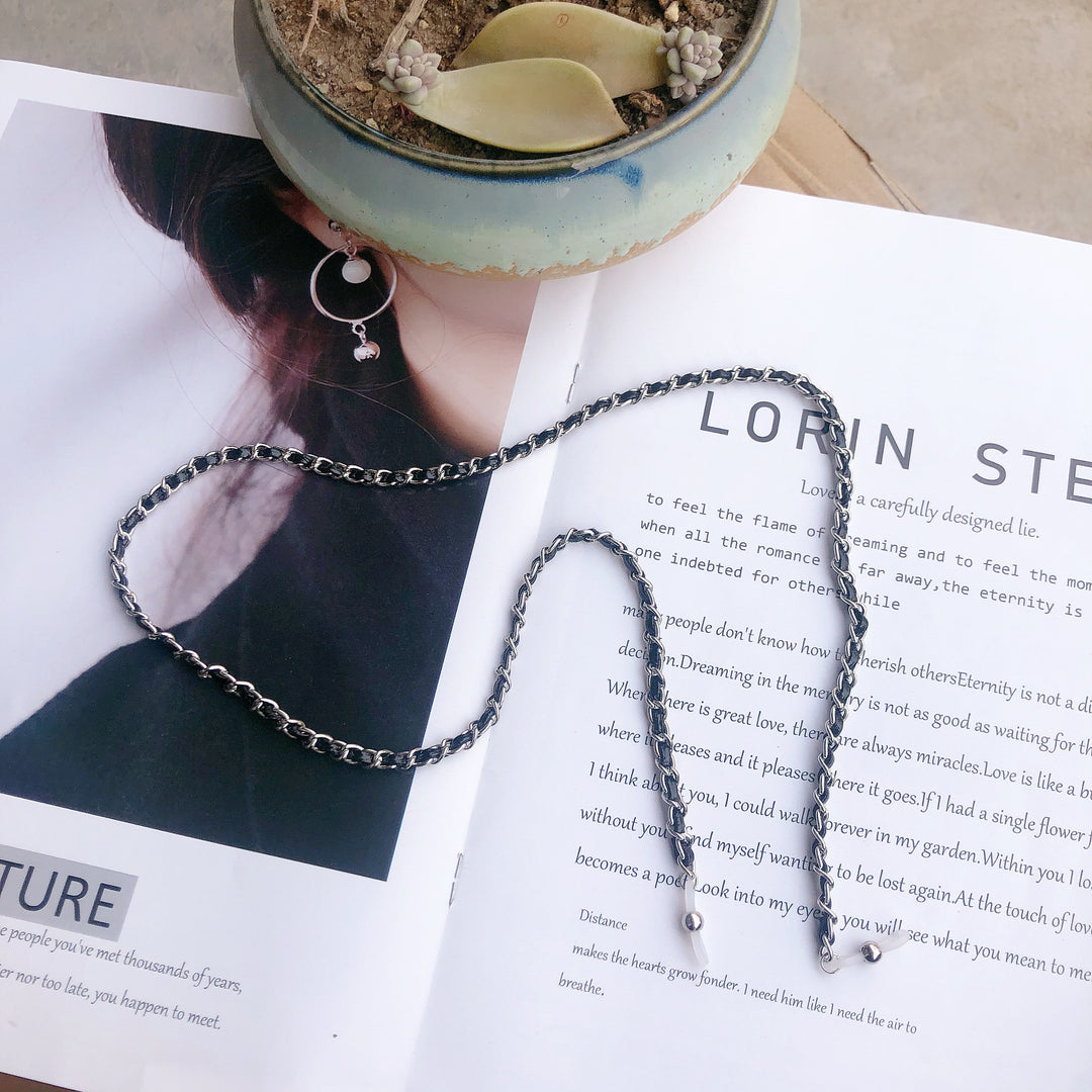 Stylish Twisted Metal Eyewear Chain Bowlift