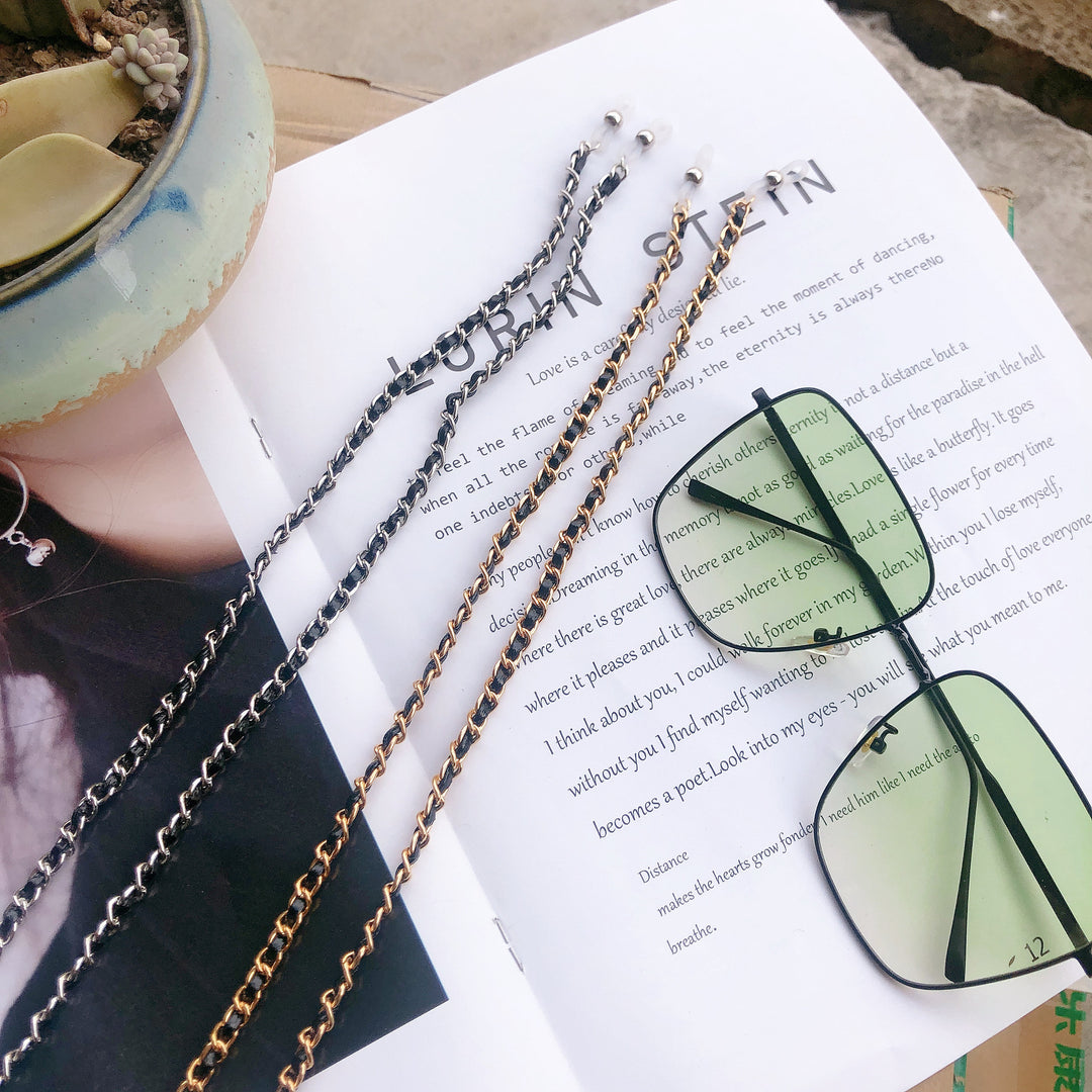 Stylish Twisted Metal Eyewear Chain Bowlift