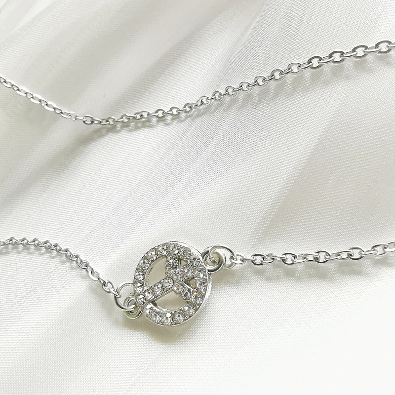 Elegant Necklace with Filigree Pendant Bowlift