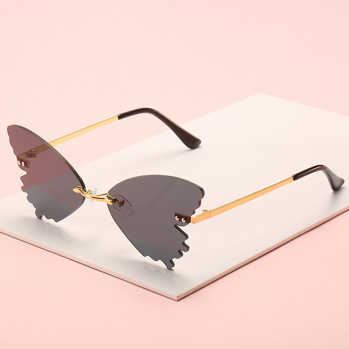 Butterfly-Shape Statement Sunglasses Bowlift