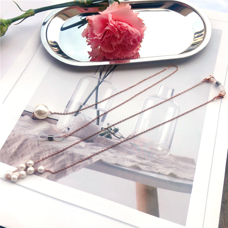 Elegant Pearl Chain Eyewear Holder Bowlift