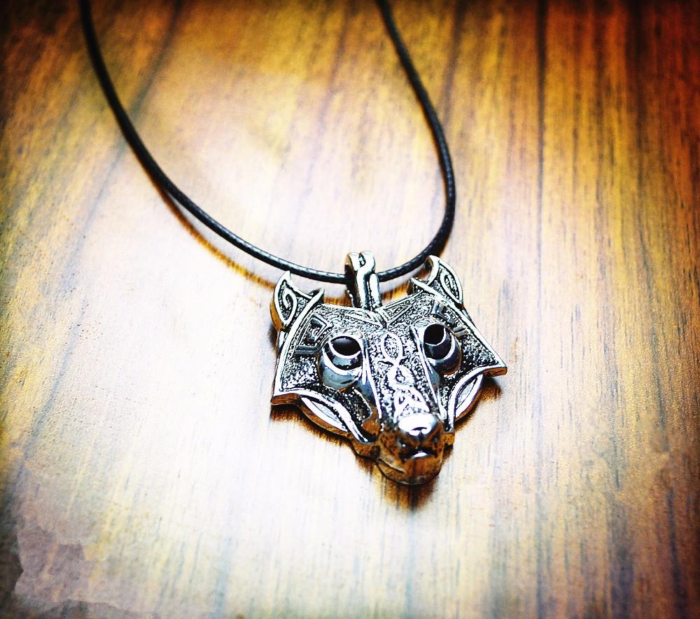 Norse Wolf Head Necklace - Free Shipping! | Bowlift