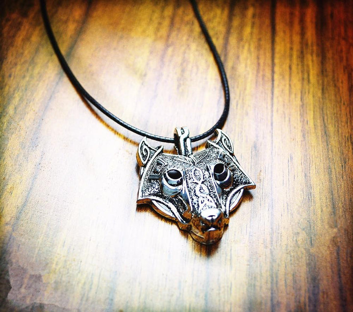 Norse Wolf Head Necklace - Free Shipping! | Bowlift