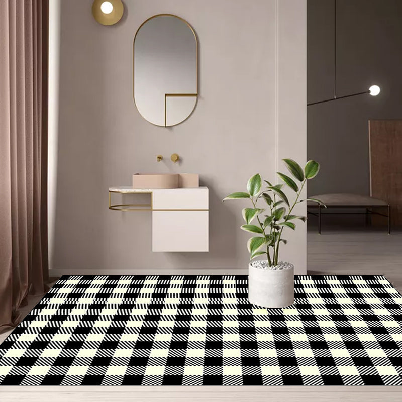Modern living room rug in black-white small grid print rug polyester machine washable area rug | Bowlift