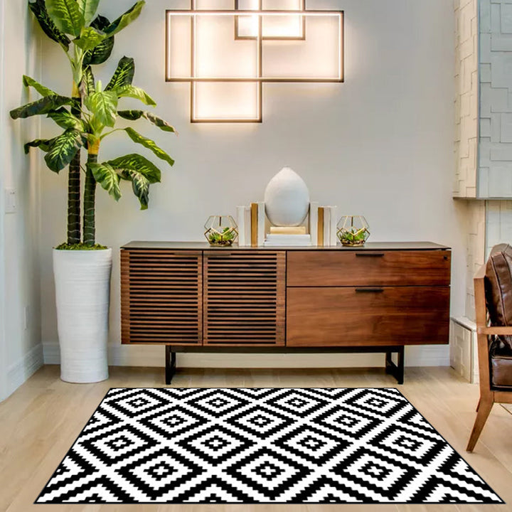Modern living room rug in black and white diamond wave pattern rug polyester washable non-slip rug | Bowlift