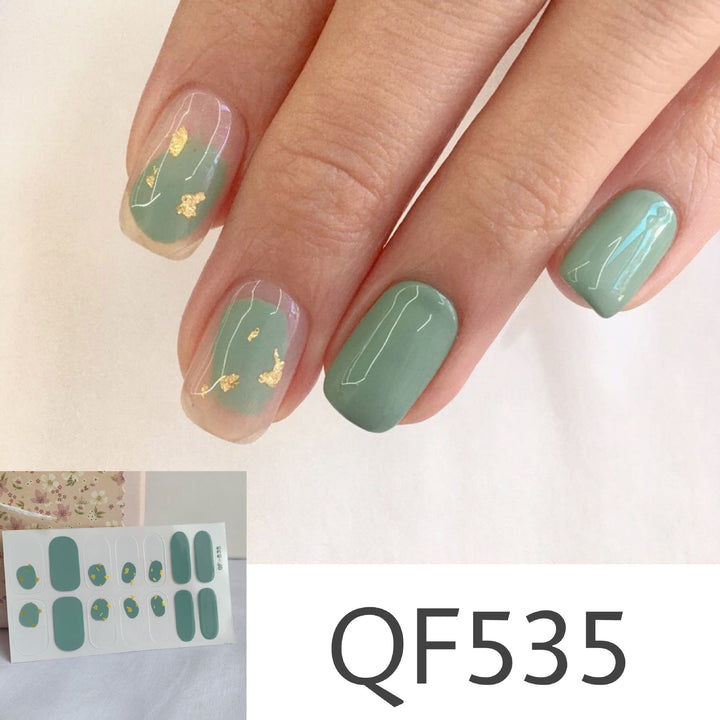 Artificial nail art with star design Bowlift