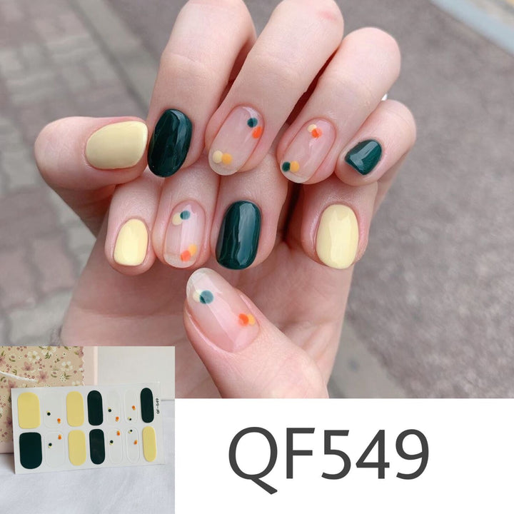 Artificial nail art with star design Bowlift