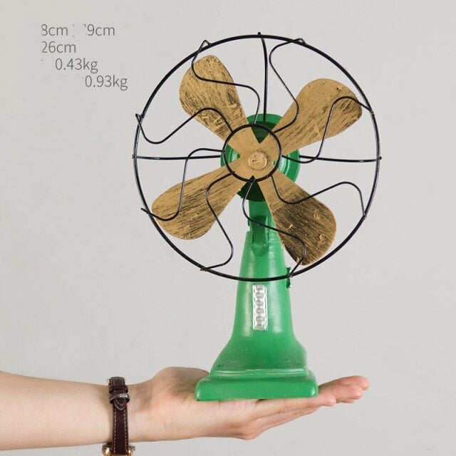 BowLift | Vintage Style Old-fashioned Artificial Film Player Telephone Camera Projector