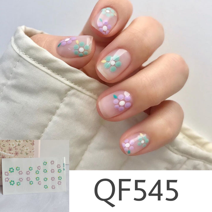Artificial nail art with star design Bowlift