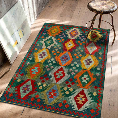 BowLift | Classic geometric patterned carpet Green Vintage carpet Polyester Washable non-slip backing Carpet for bedroom