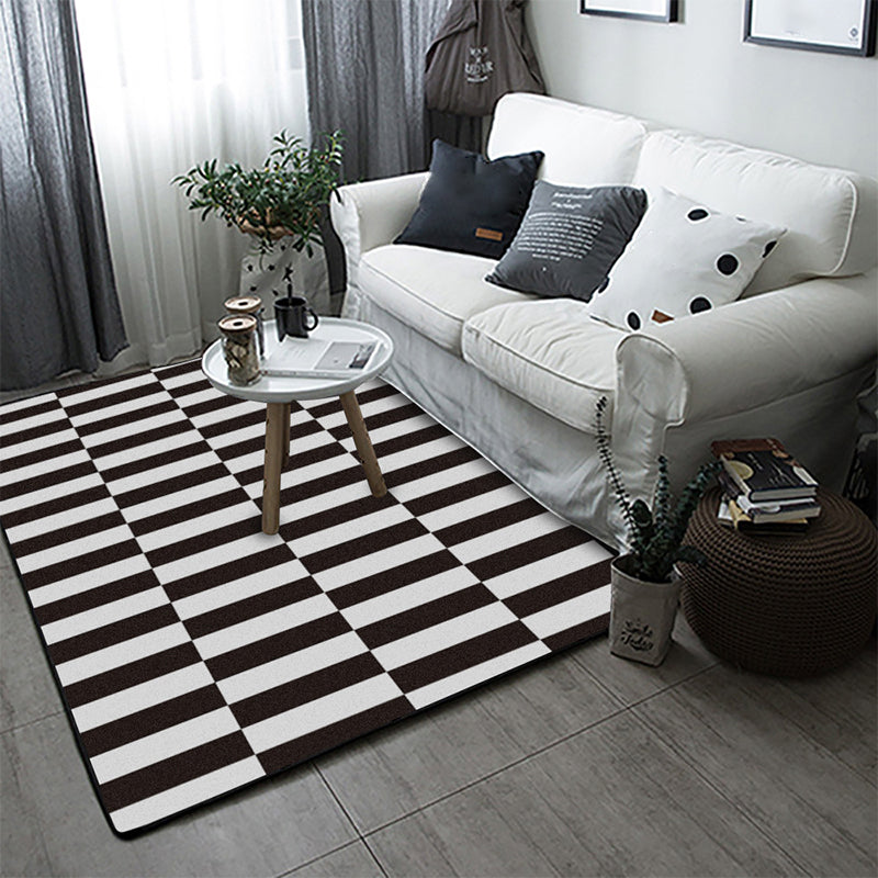 Contemporary Checkered Pattern Rug Black and White Polyester Rug Machine Washable Non-Slip Area Rug for the Bedroom | Bowlift