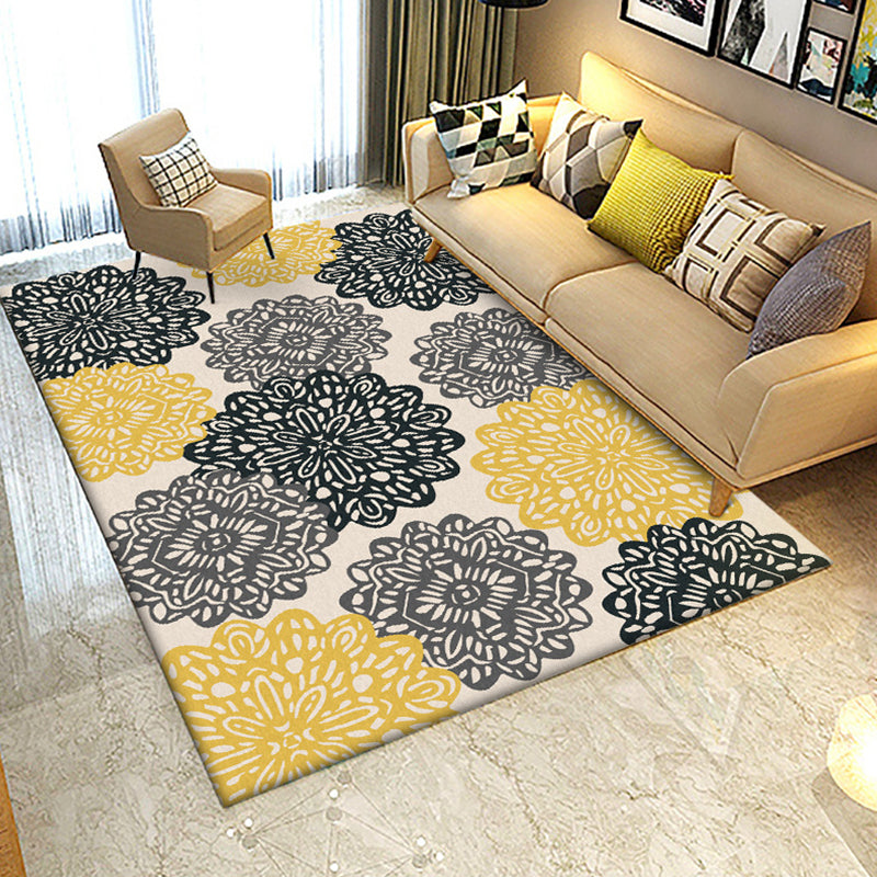 BowLift | Vintage Floral Pattern Rug White and Yellow Polyester Rug Machine Washable Nonslip Area Rug for Bedroom