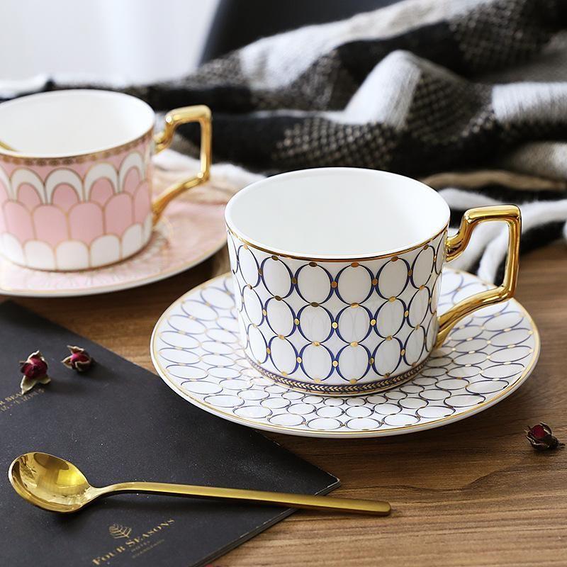 BowLift | Coffee cups + plates + spoons