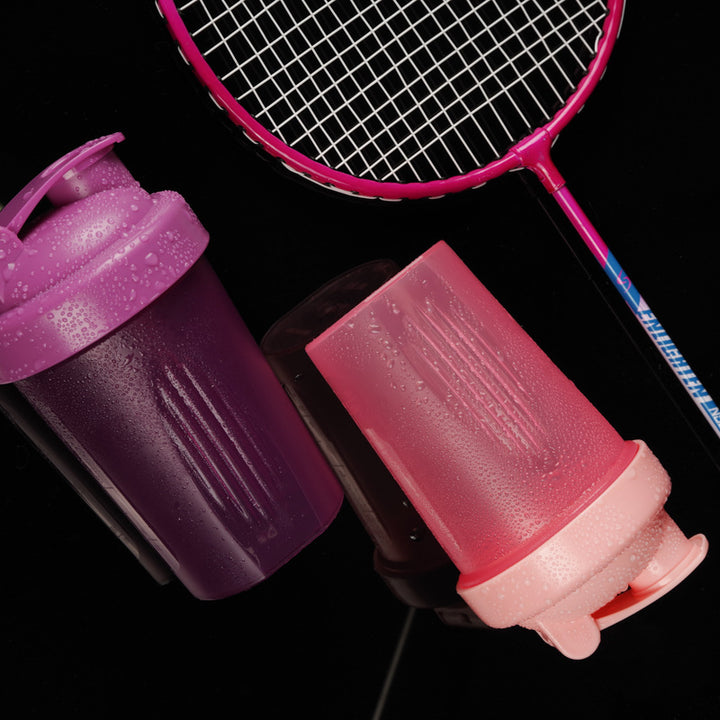 Unisex Shaker bottle with spill protection and measuring scale Bowlift