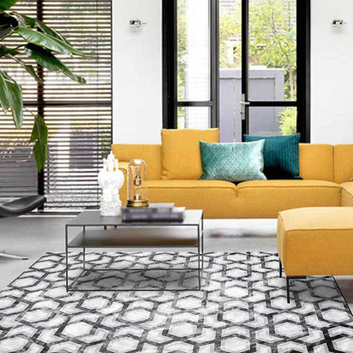 Modern living room rug in black and white with geometric hexagon pattern rug polyester non-slip backing rug | Bowlift