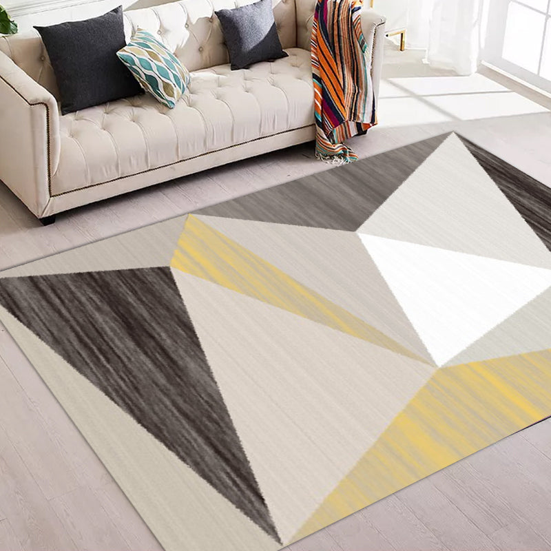 Modern living room rug in gray color block triangle pattern rug polyester non-slip backing rug | Bowlift