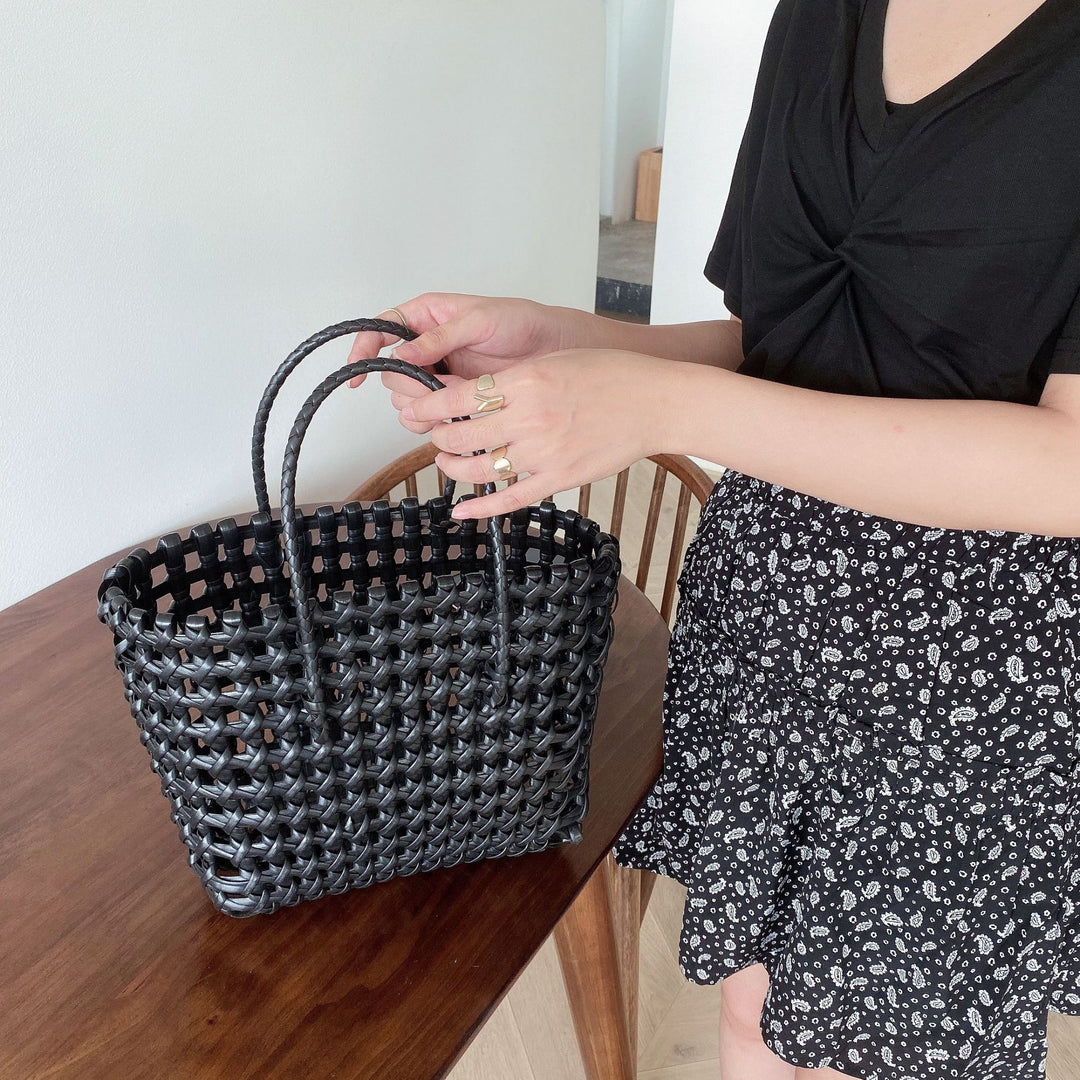 Stylish and Practical Shopping Bag Made of Woven Material Bowlift