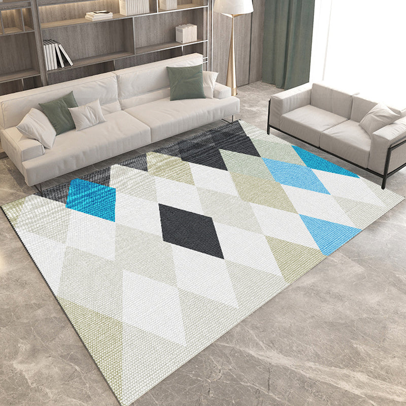 Modern living room rug in gray and ivory Geometric diamond pattern rug Polyester pet-friendly rug | Bowlift