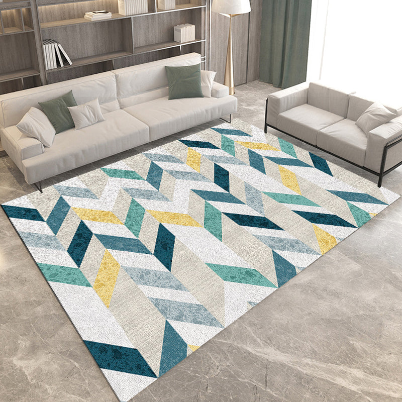 Modern living room rug in gray and ivory Geometric diamond pattern rug Polyester pet-friendly rug | Bowlift