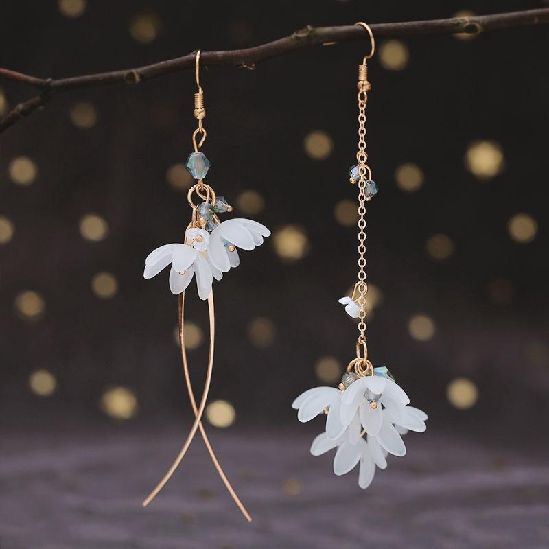 BowLift | Asymmetrical Flower Earrings