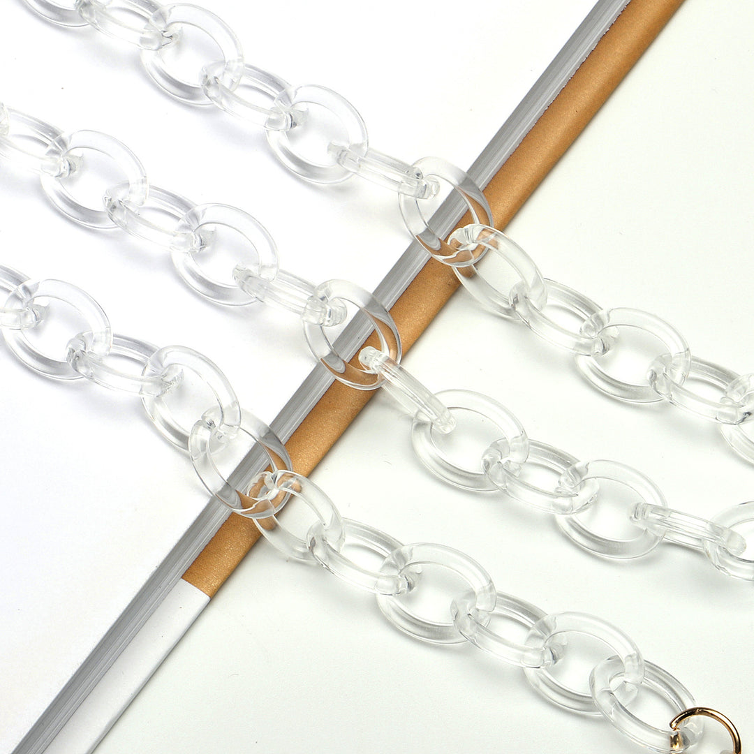 Fashion-Forward Eyewear Chain Bowlift