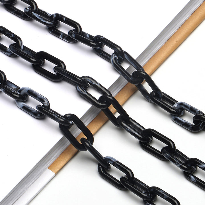 Fashion-Forward Eyewear Chain Bowlift