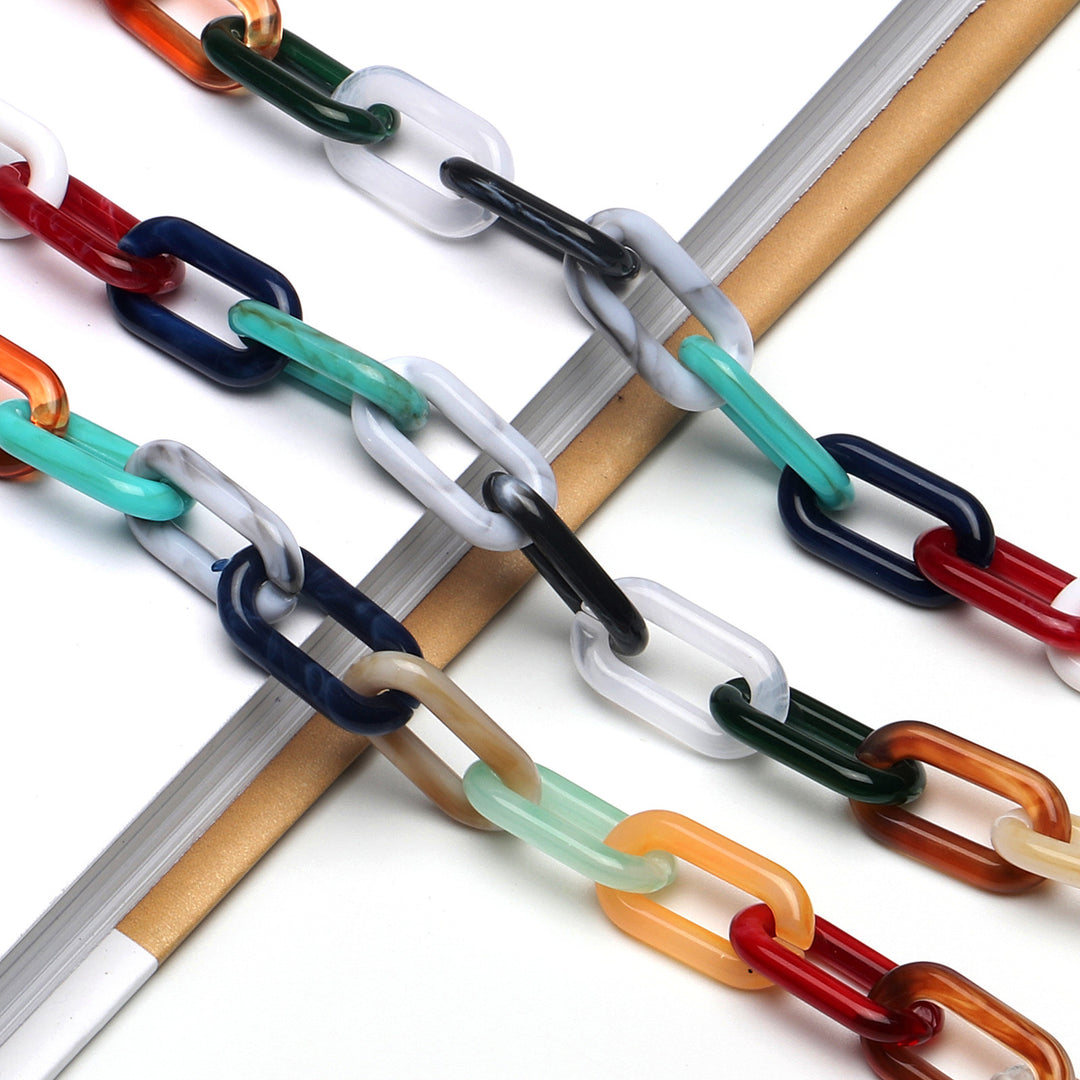 Fashion-Forward Eyewear Chain Bowlift