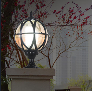Traditional Colonial Globe Glass Aluminum 1-Light Outdoor Light For Garden | Bowlift