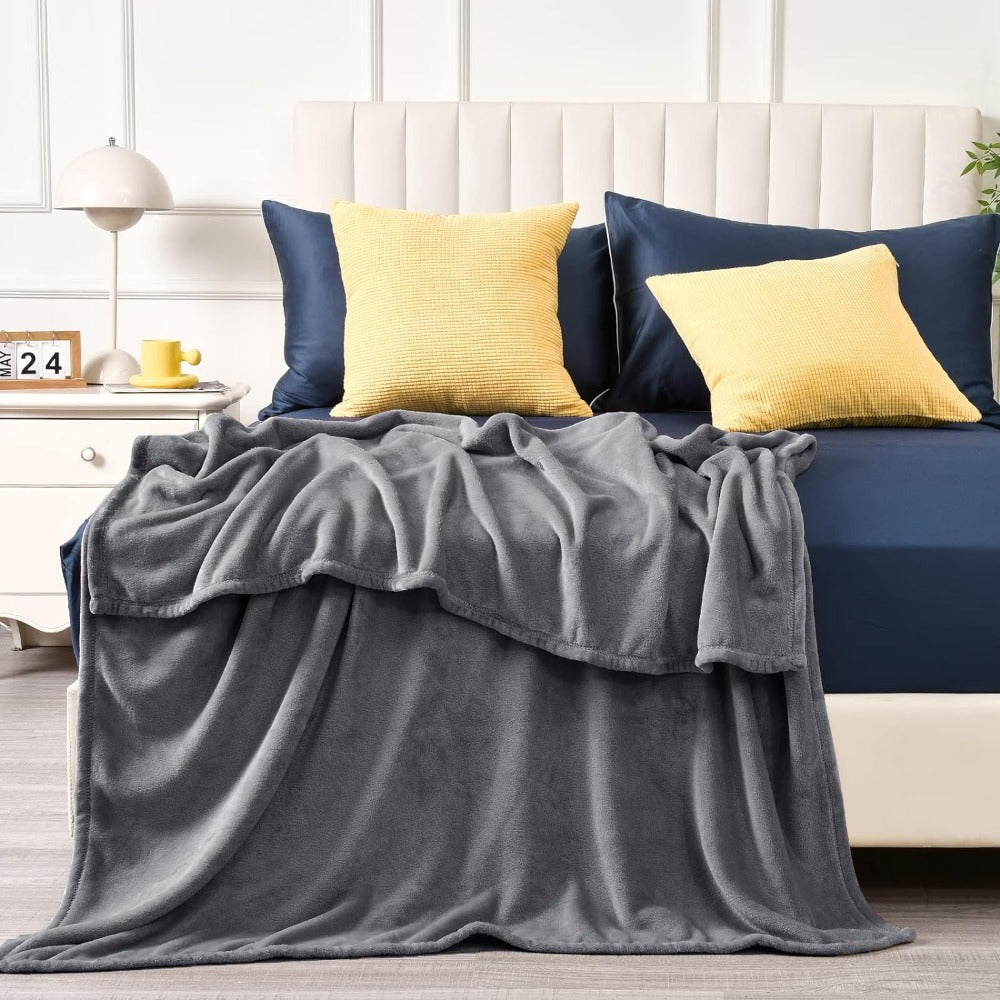 UltraSoft Fleece Blanket – Luxury Reversible for Every Season Bowlift