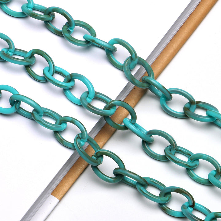 Fashion-Forward Eyewear Chain Bowlift