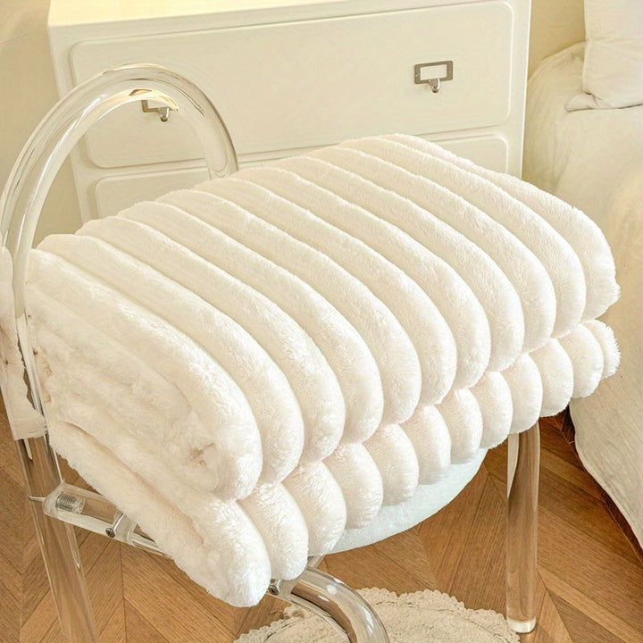 FlannelEase – Soft and Lightweight Blanket for Every Moment Bowlift