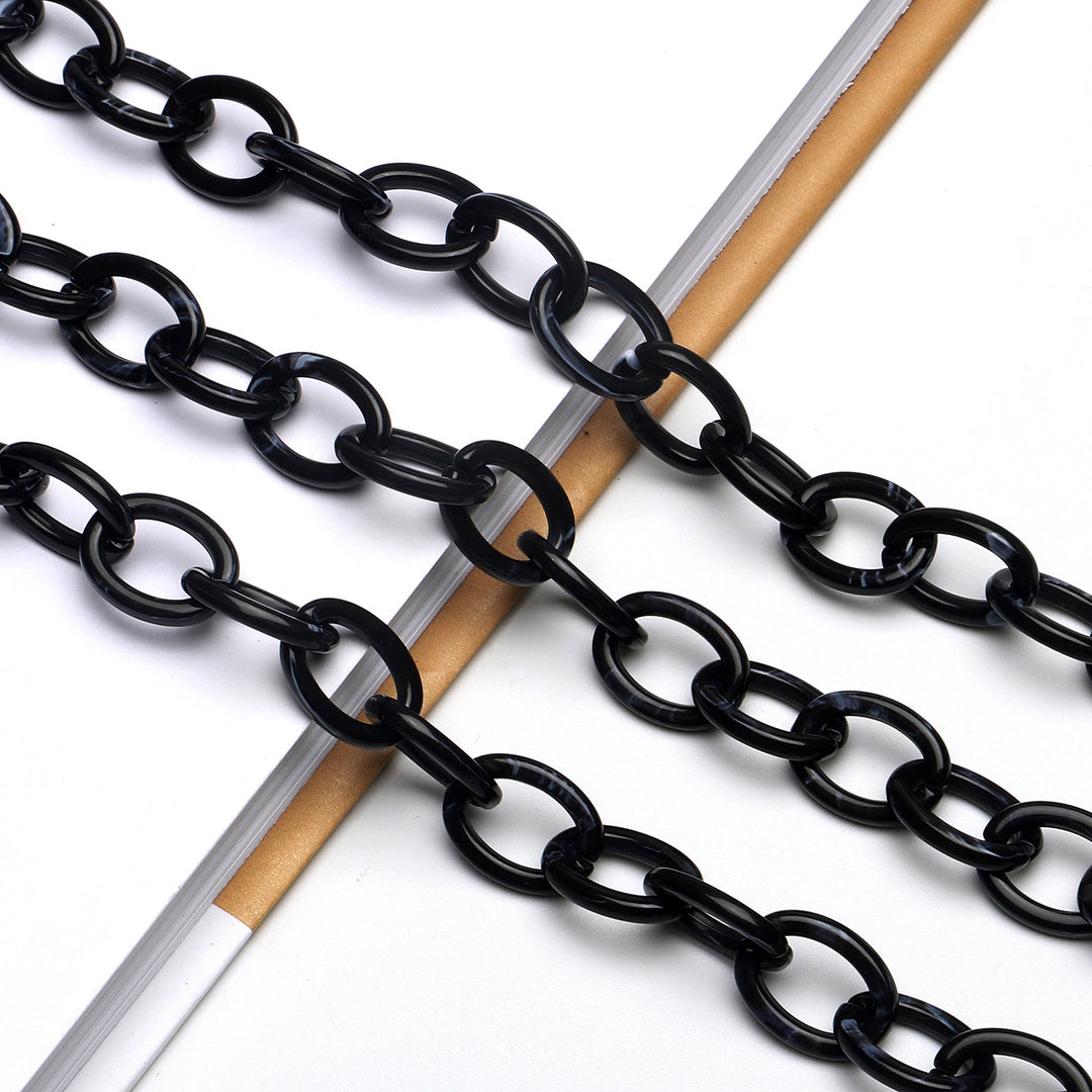 Fashion-Forward Eyewear Chain Bowlift